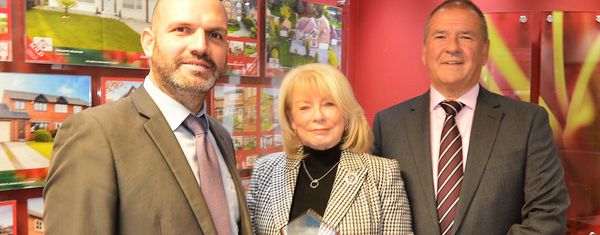 Debra wins ‘Negotiator of the Year’ Award - Warrington Chamber of Commerce